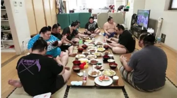 موجة طلب تزايدت على طن من المأكولات المخصصة لمصارعي السومو في المملكة المتحدة مع ازدياد شعبية الرياضة